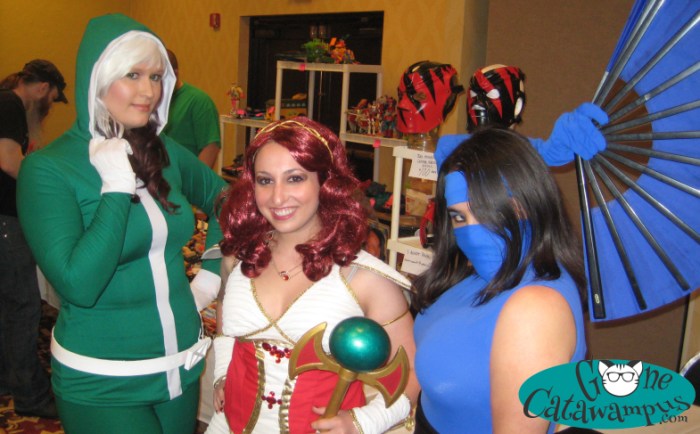 Ran into the lovely ladies of Gone Catawampus! We've been chatting via blogs for a little while, and we finally got to hang out for a while on Saturday! 